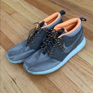 Roshe run sneakerboot in 8.5